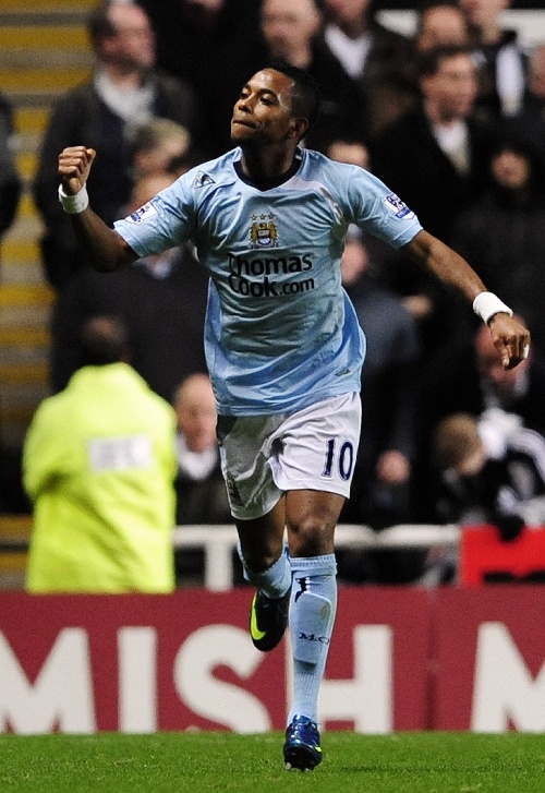 洛塞尔索：安哥拉球员身体素质出色，我们很难找到进球机会