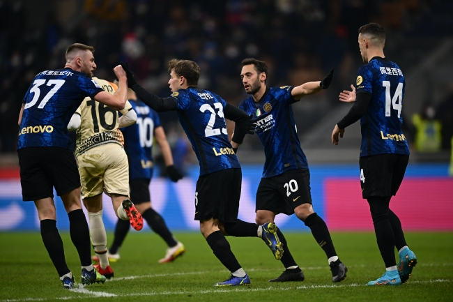 西班牙黄金一代再展实力