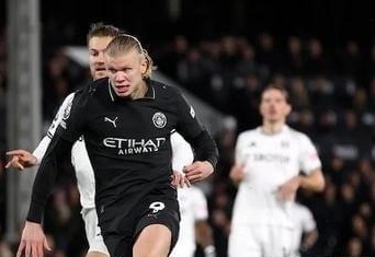 英超-狼队0-3曼联：送副班长首胜？NO！阿莫林要逼近欧冠区｜前瞻