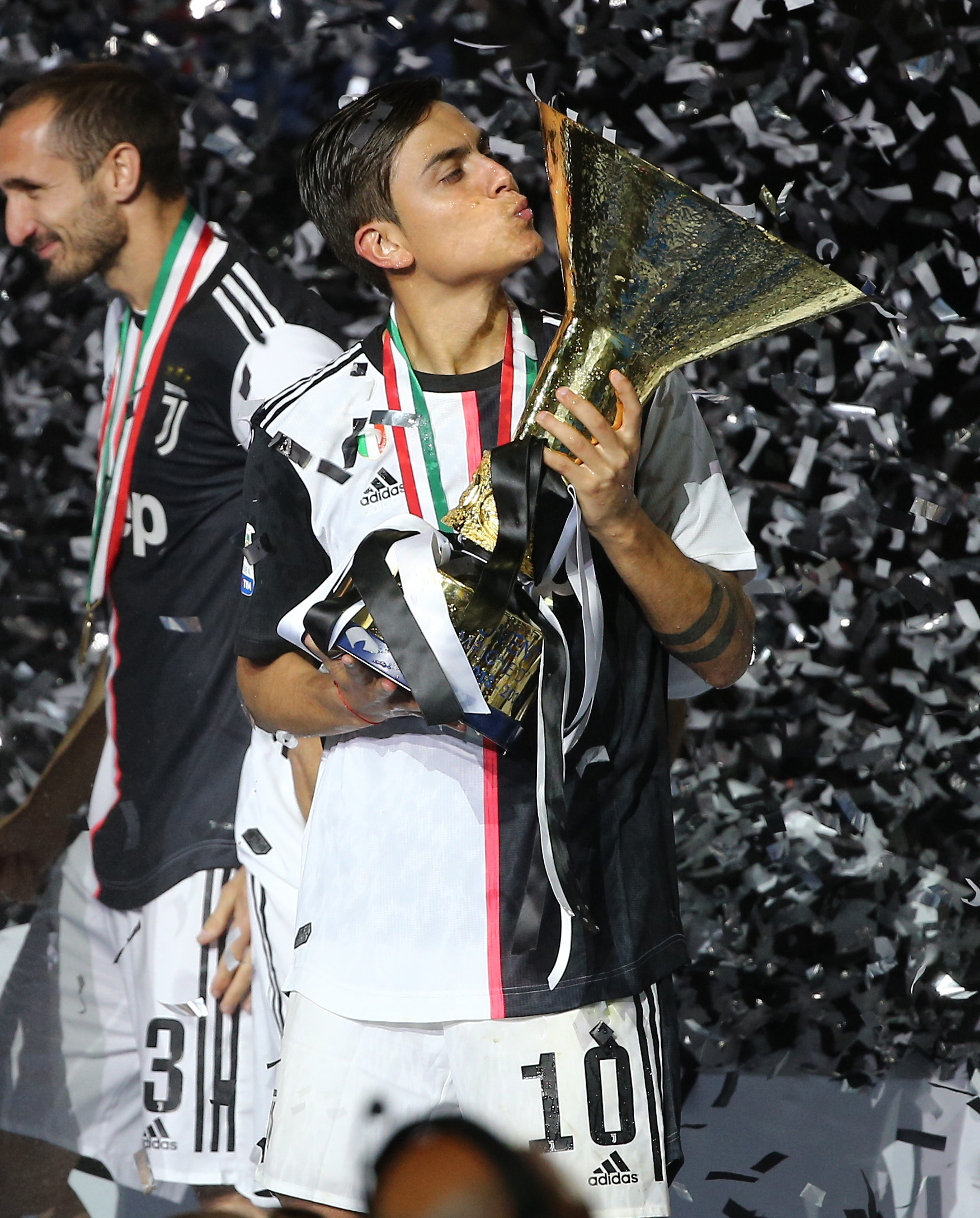 解说到了一个亚冠精英联赛的超巨失误…