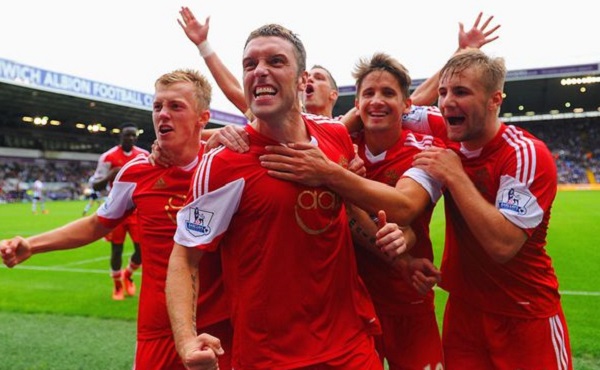 门将精彩救险，引领球队渡过危机